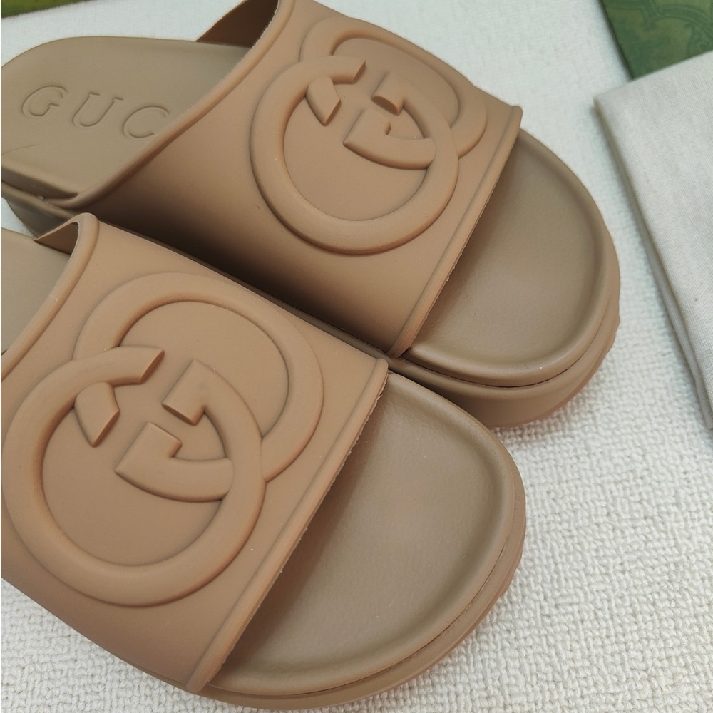 Tan platform slides
